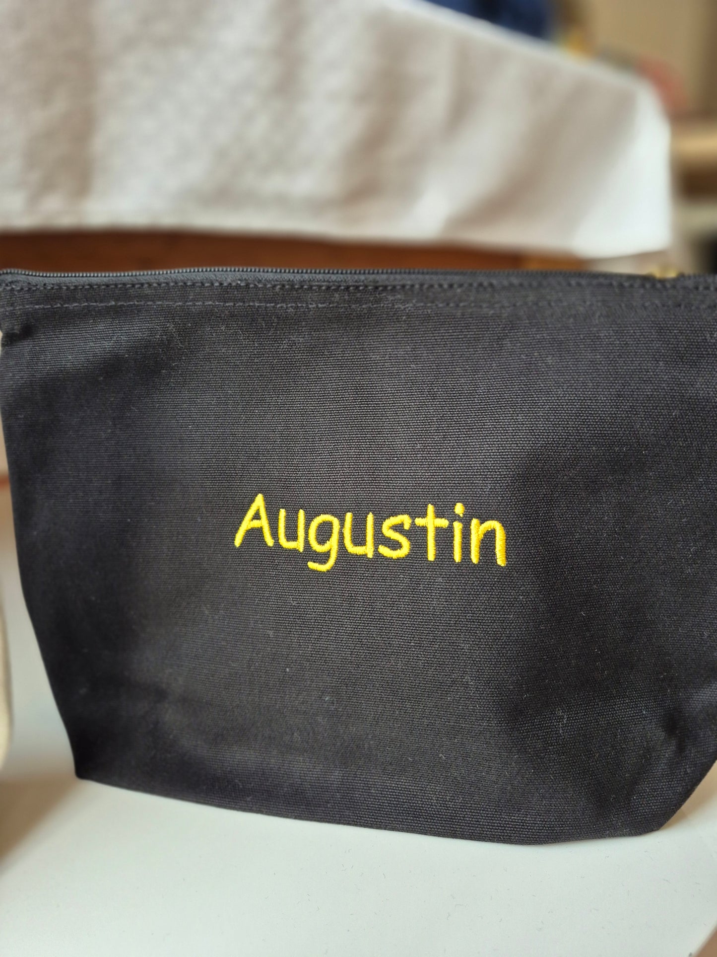 Pochette brodée personnalisée