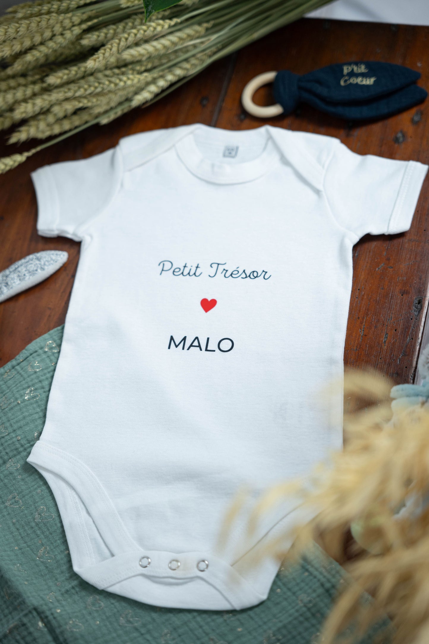 Body blanc personnalisé : douceur et émotion pour bébé