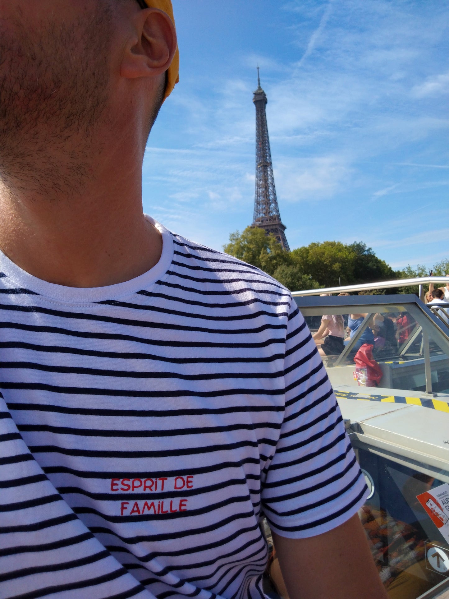 Tee-shirt marinière “Papa d’amour” : un tee-shirt élégant et personnalisé pour un papa extraordinaire