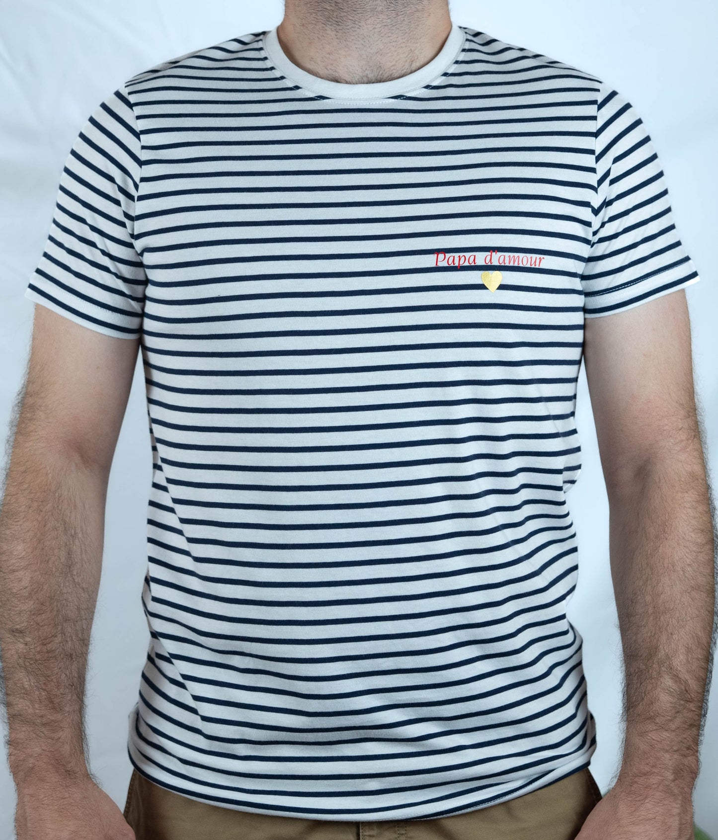 Tee-shirt marinière “Papa d’amour” : un tee-shirt élégant et personnalisé pour un papa extraordinaire