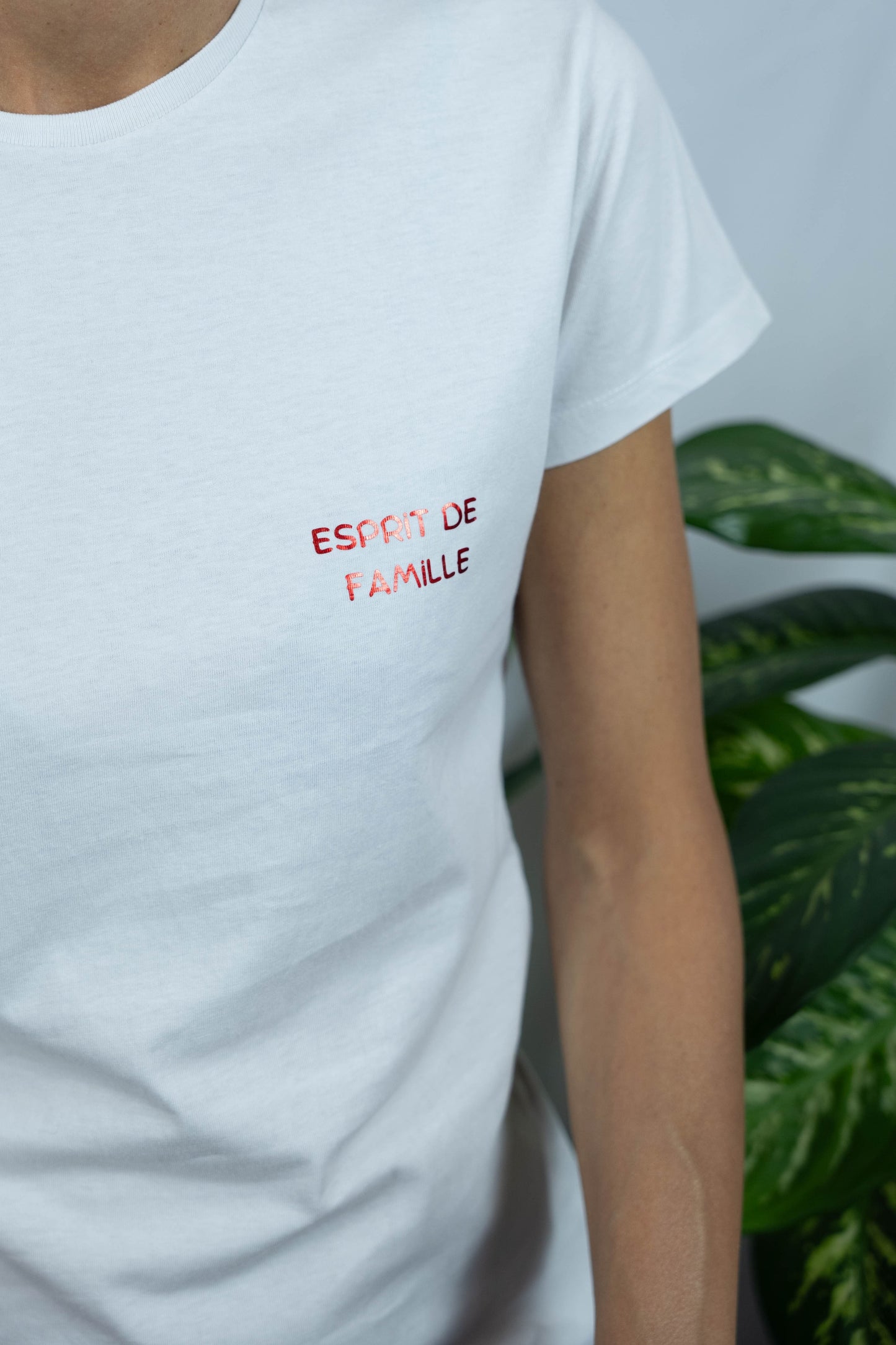 Tee-shirt femme "Esprit de Famille", célébrez les liens qui comptent